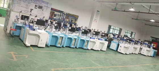 máquina de grabado del laser del color de 30W RAYCUS IPG MOPA para el metal
