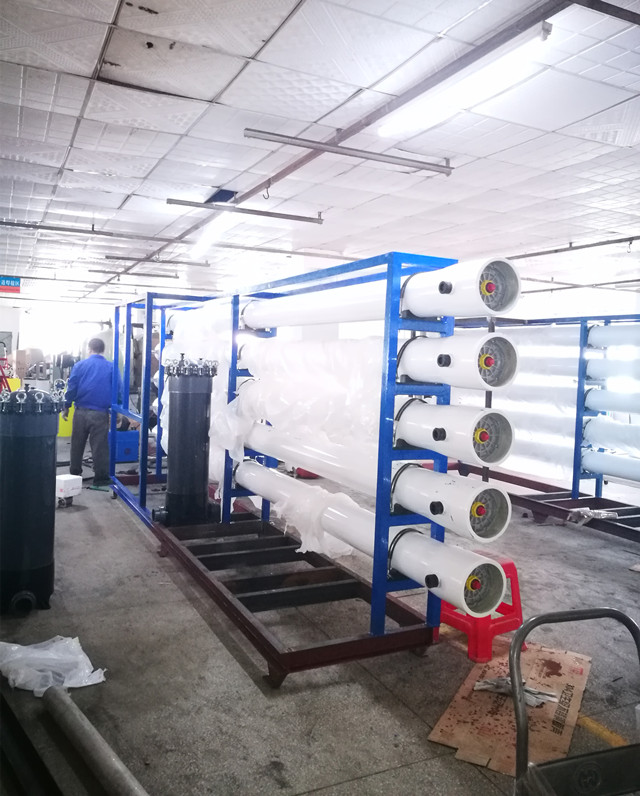 agua de mar de la sal a la máquina del agua potable